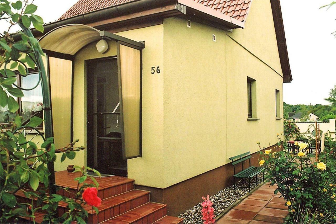 3-Raum-Ferienwohnung-In-Zirkow Buitenkant foto